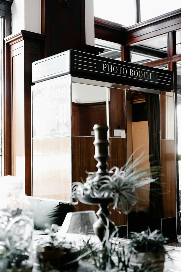 Location photobooth Aix en Provence : immortalisez vos moments spéciaux